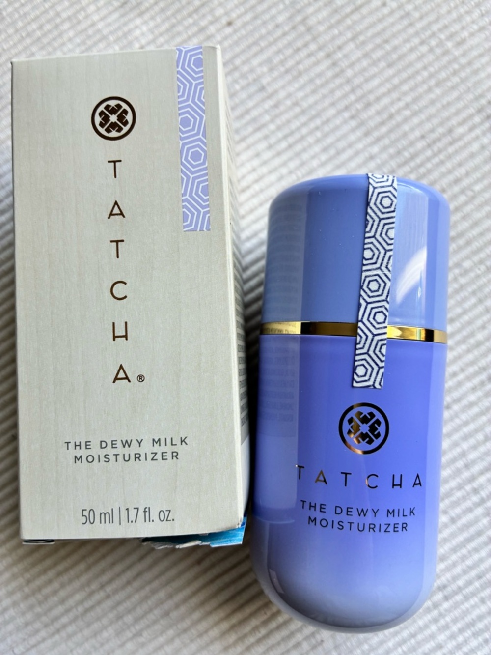 The Dewy Milk Moisturizer
Lightweight Glowing Hydration